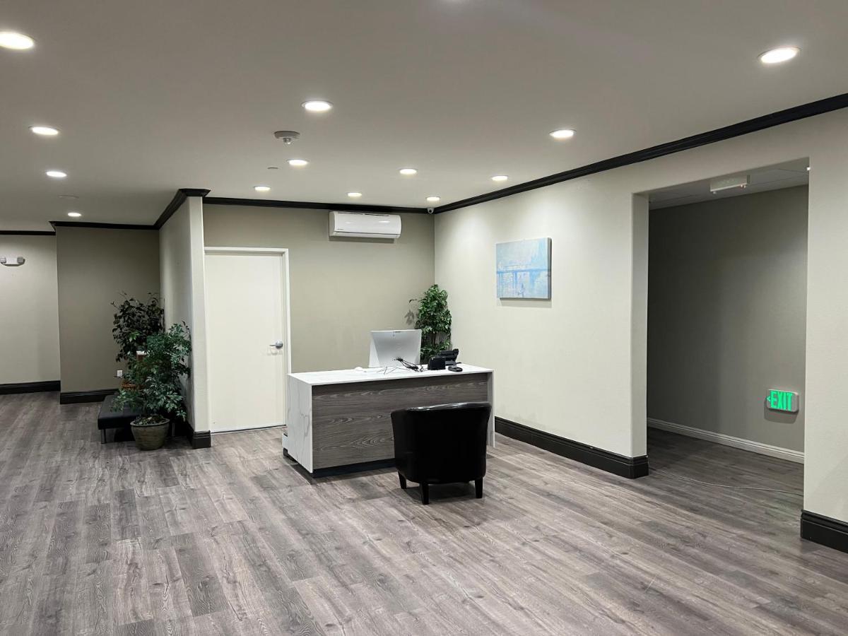 Aspire Inn & Suites ออเรนจ์ ภายนอก รูปภาพ
